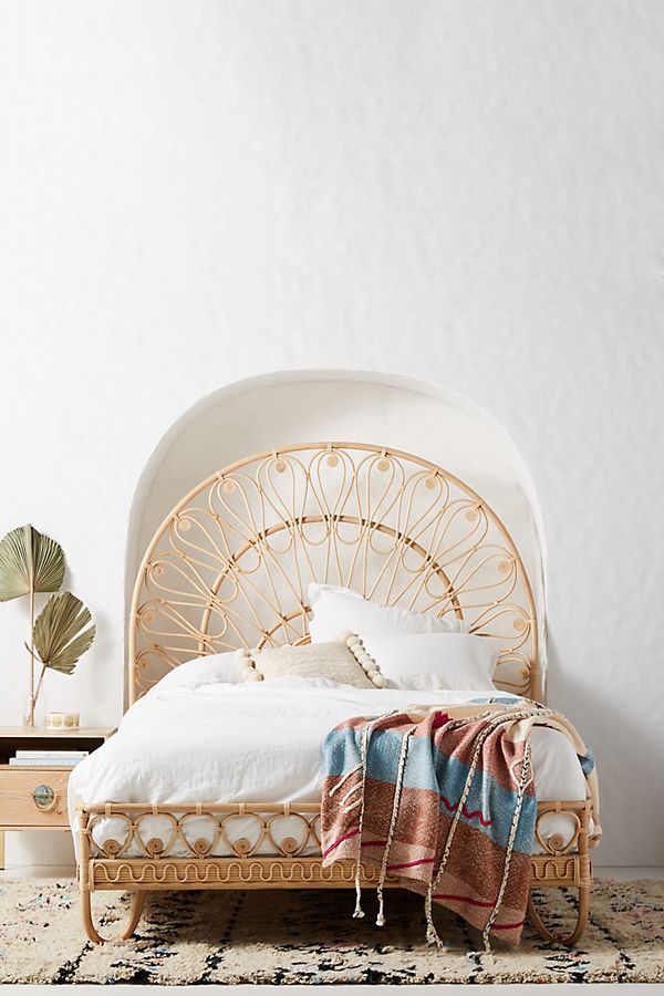 7. cama rattan